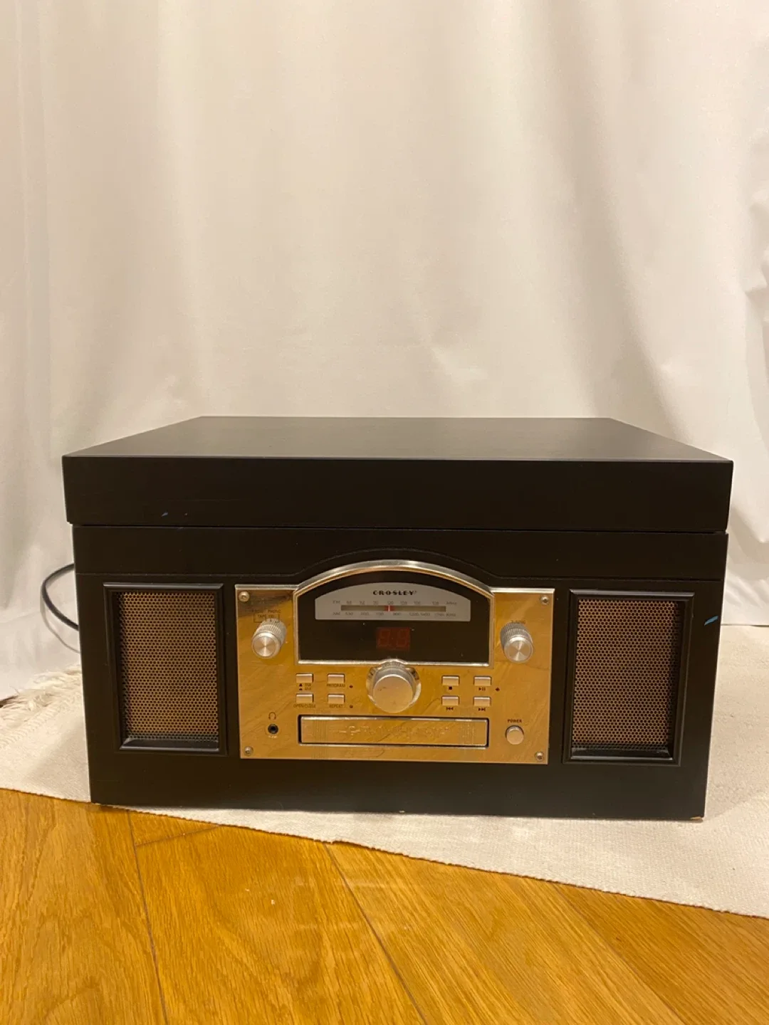 Crosley CR6001A Black Turntable image indicator(2)