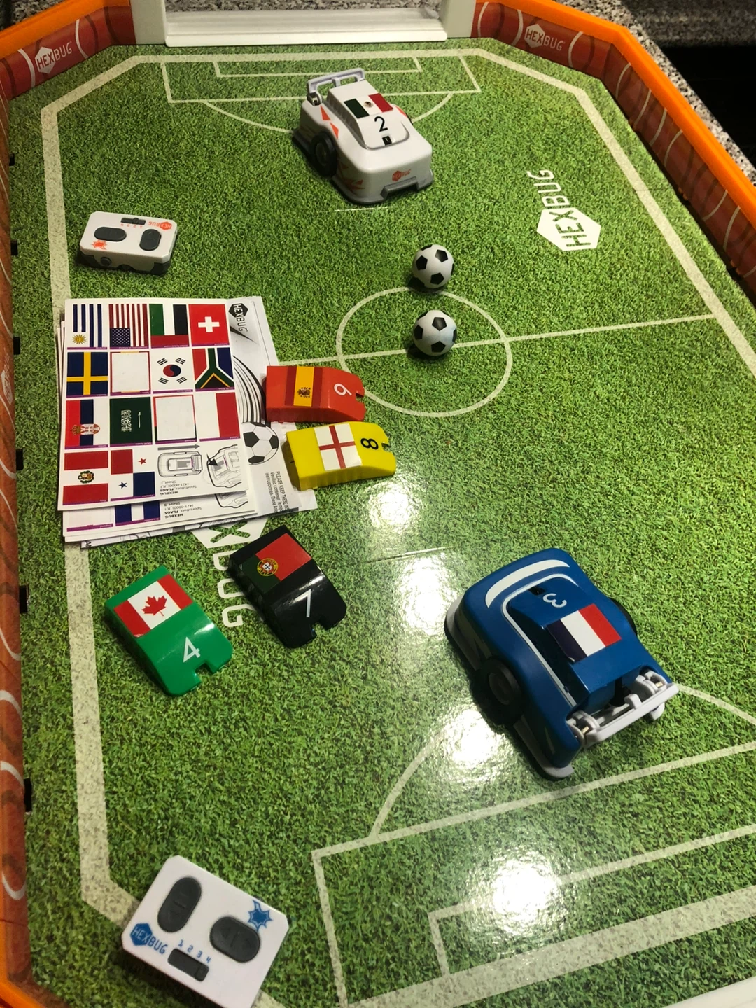 HEXBUG Soccer Arena with 2 RC Soccer Bots - photo 3