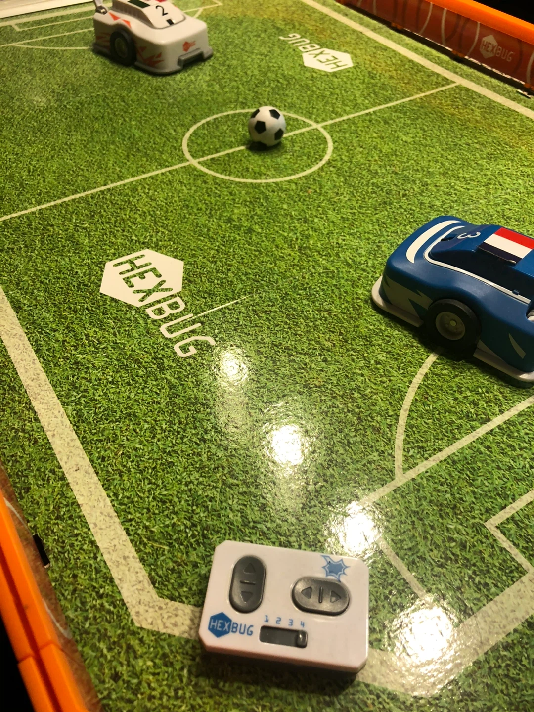 HEXBUG Soccer Arena with 2 RC Soccer Bots - photo 2