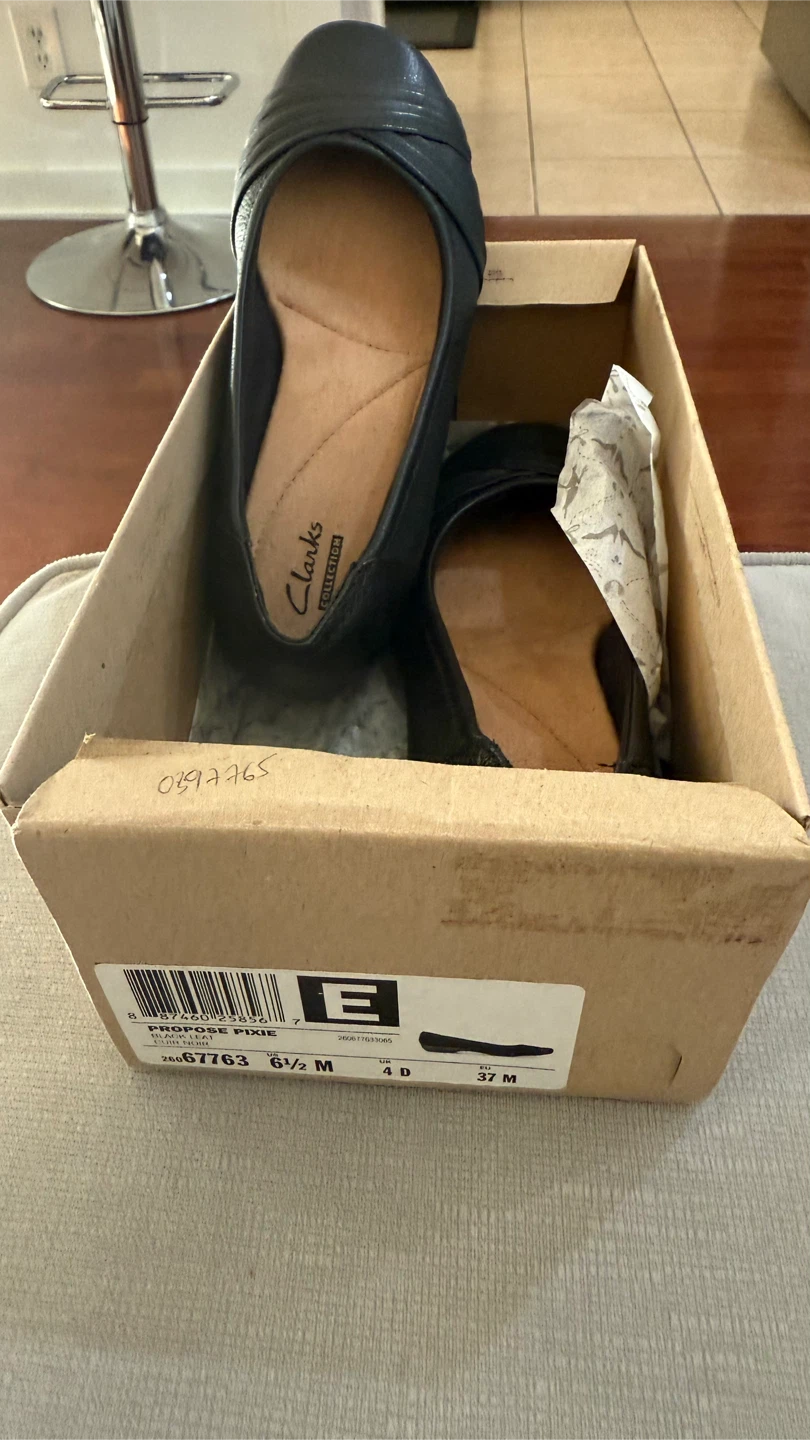 Clarks Propose Pixie Black Leather Flats - Size 6.5 - photo 2