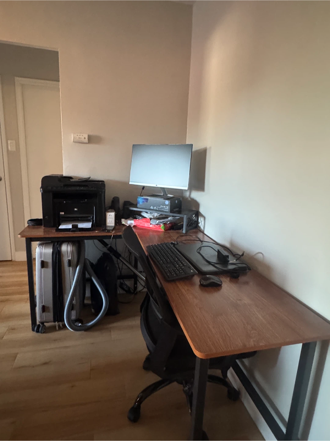 Office desk and chair