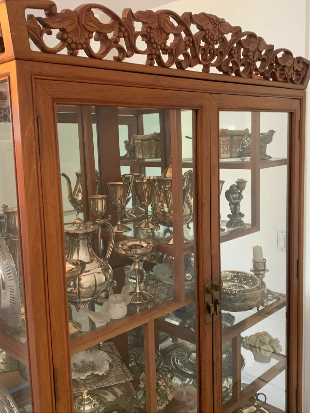 Ornate Rose wood Display Cabinet image indicator(4)