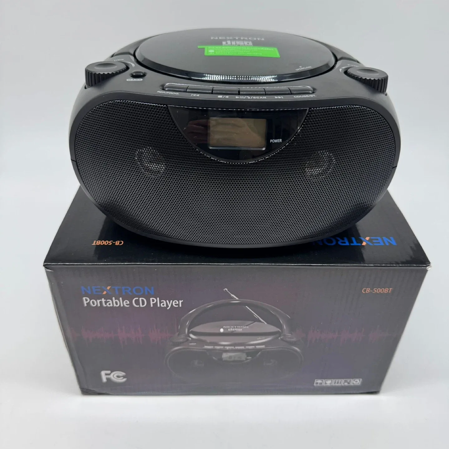 Brand new NEXTRON CB-500BT Portable CD Player - Like New! thumbnail