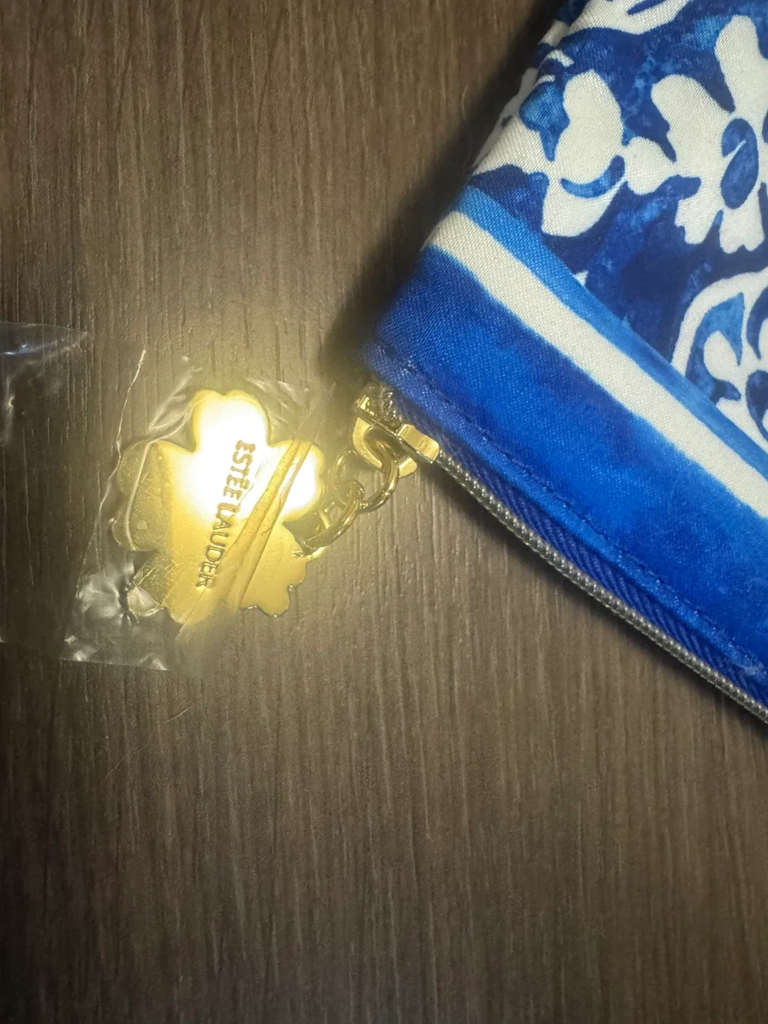 🆕Estee Lauder Floral Cosmetic Bag image indicator(2)