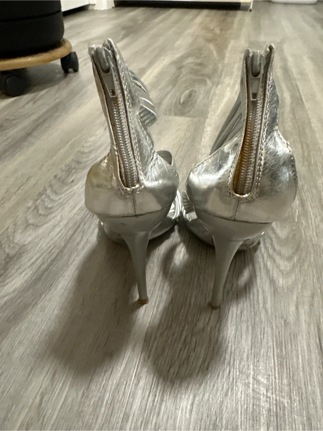 Free - Size 7 Michel Bordeaux Silver Heels image indicator(3)