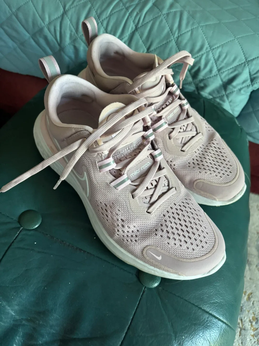 Nikes ( Pink Size 8 ) thumbnail