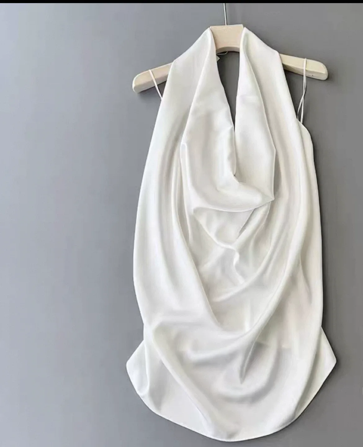 Sleeveless Vest with Halter Neck and Swing Neckline for Spring thumbnail