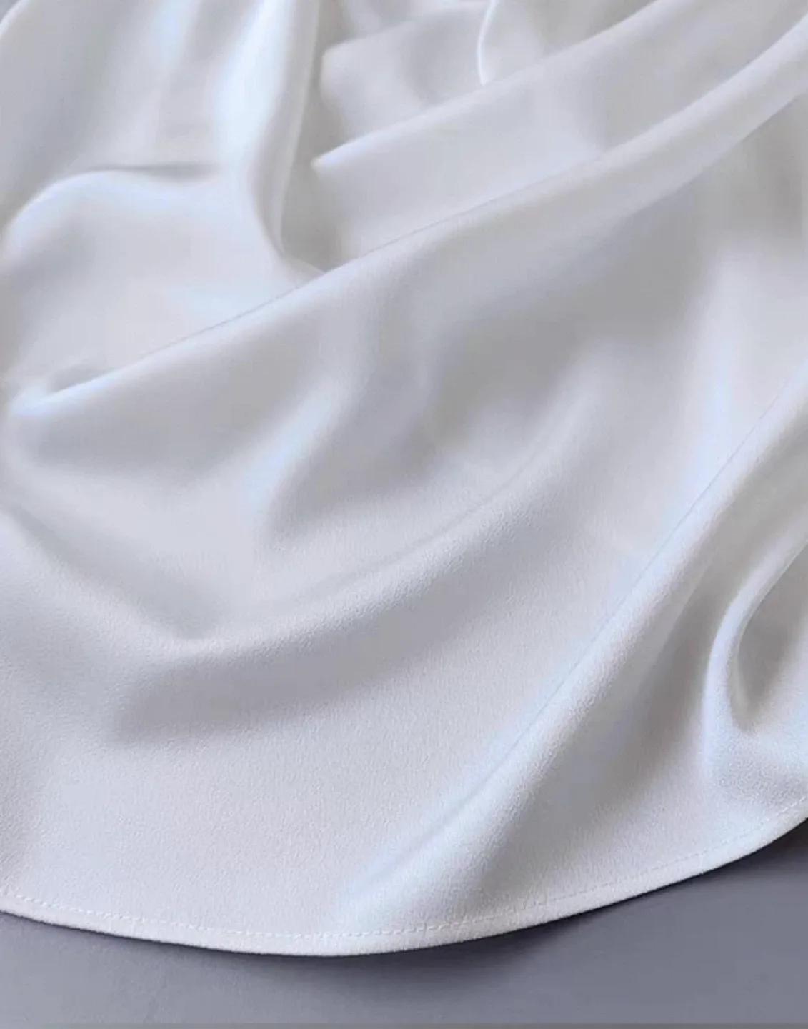 Sleeveless Vest with Halter Neck and Swing Neckline for Spring image indicator(3)