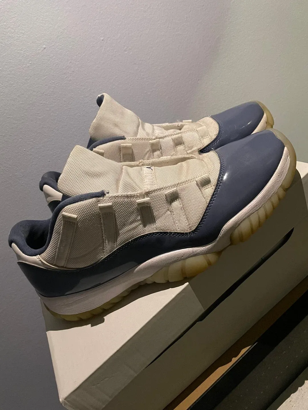 Air Jordan 11 Retro Low Bleached Coral image indicator(3)