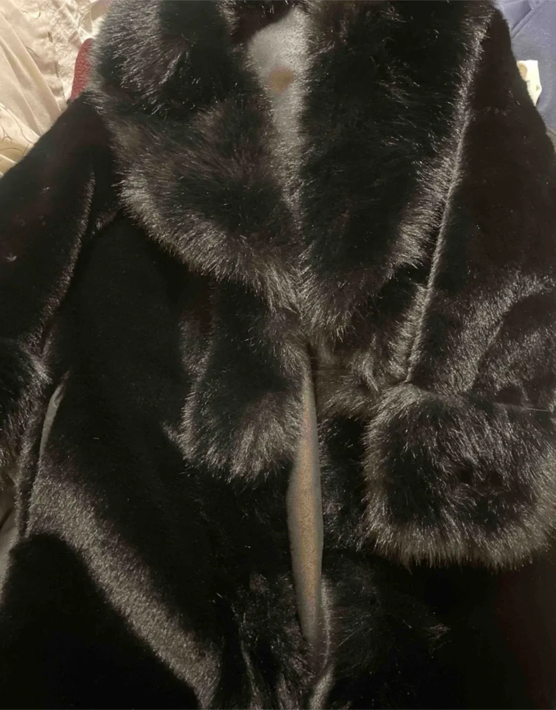 Elegant plush faux fur coat image indicator(4)