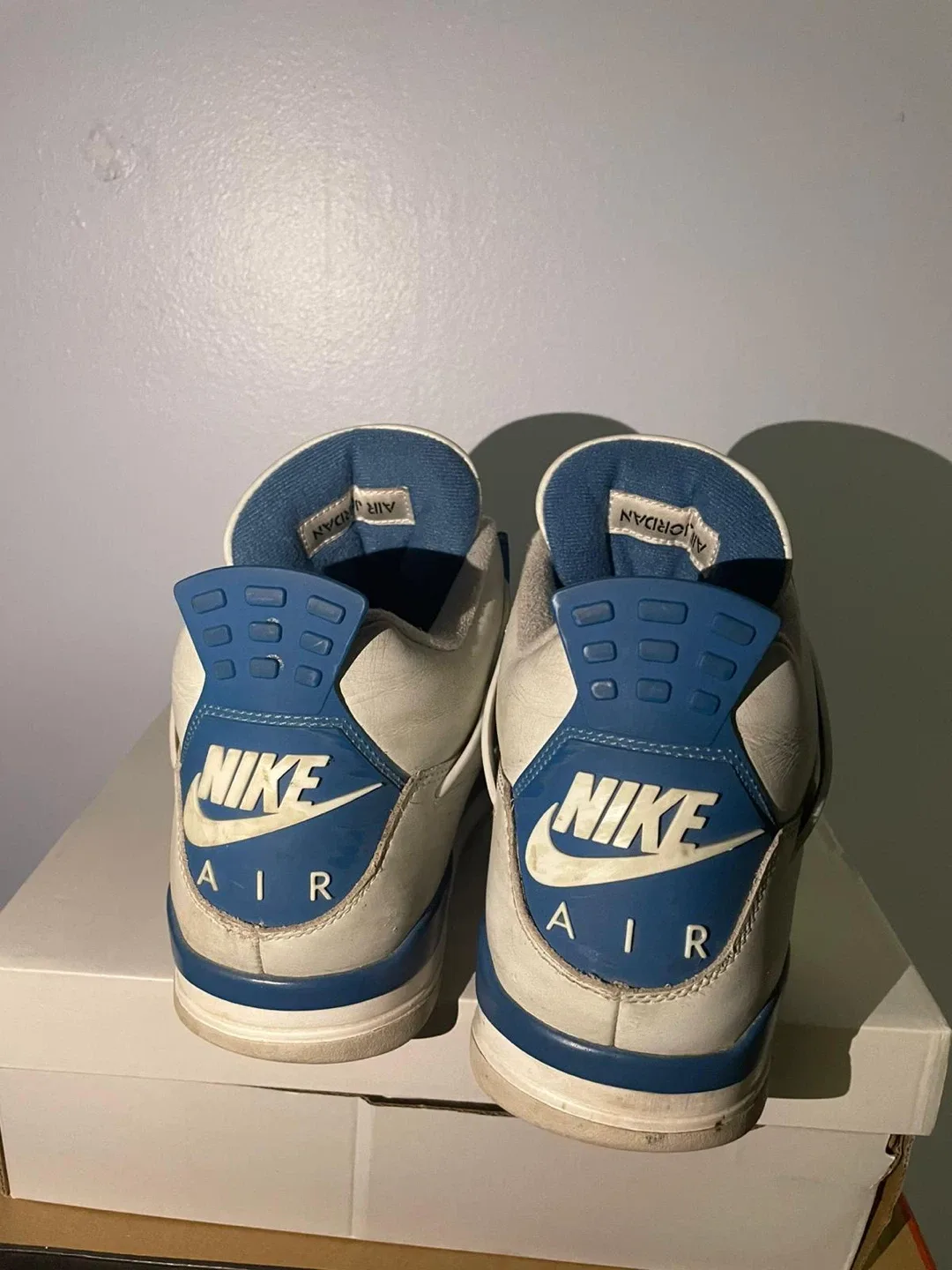Nike Air Jordan 4 Retro image indicator(3)