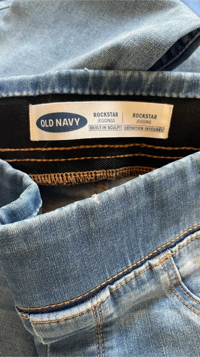 Old Navy Rockstar Jeggings - Size 4 image indicator(3)