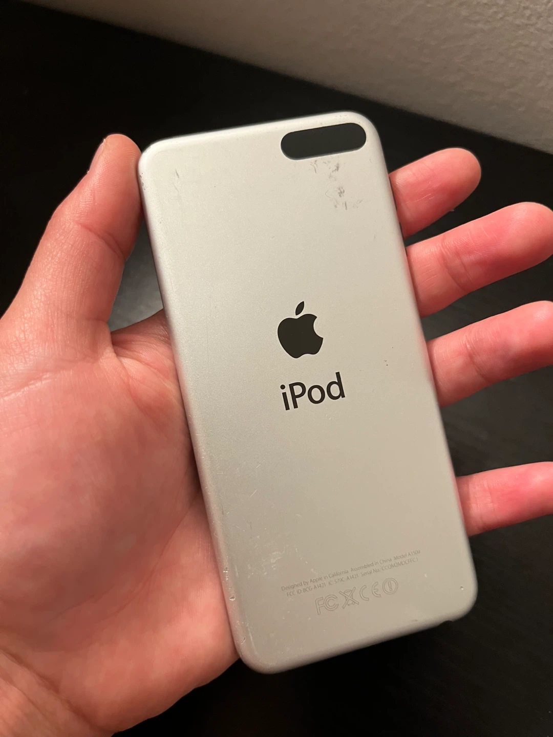 iPod Touch 5th Gen - 16GB w’ lightning cable - photo 3