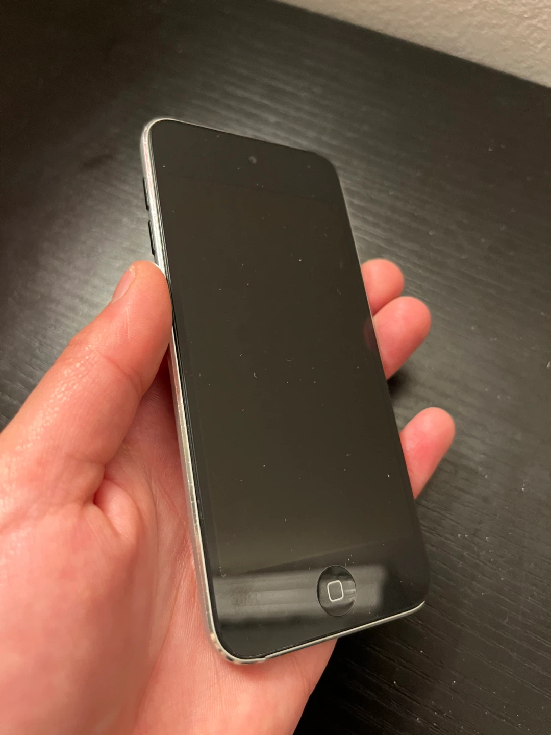 iPod Touch 5th Gen - 16GB w’ lightning cable - photo 2