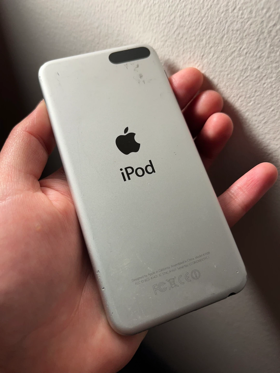 iPod Touch 5th Gen - 16GB w’ lightning cable - photo 4