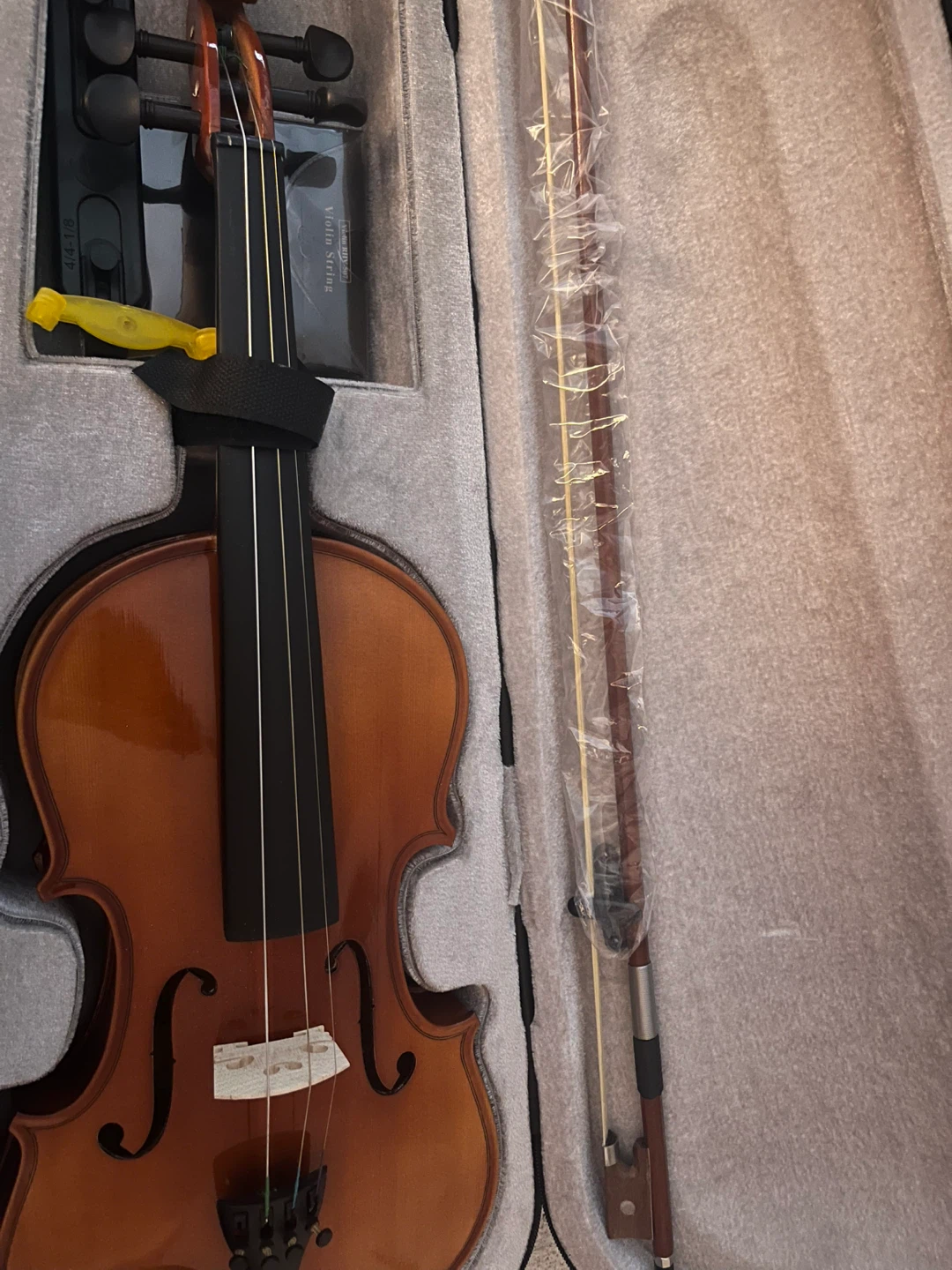 4/4 Violin comes with everything - photo 3
