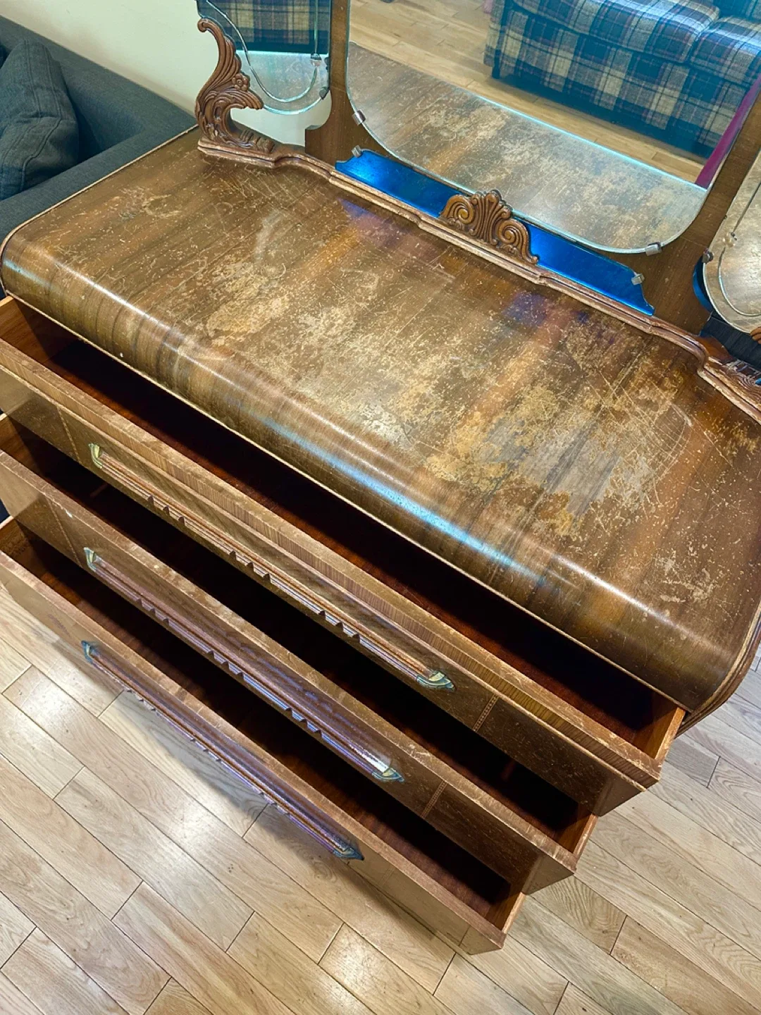 Antique Art Deco Waterfall Dresser (CAN DELIVER) image indicator(2)