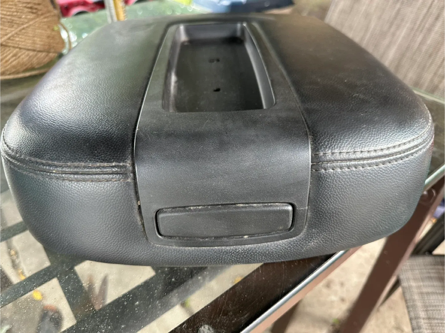 Black Leather Car Center Console Lid image indicator(2)