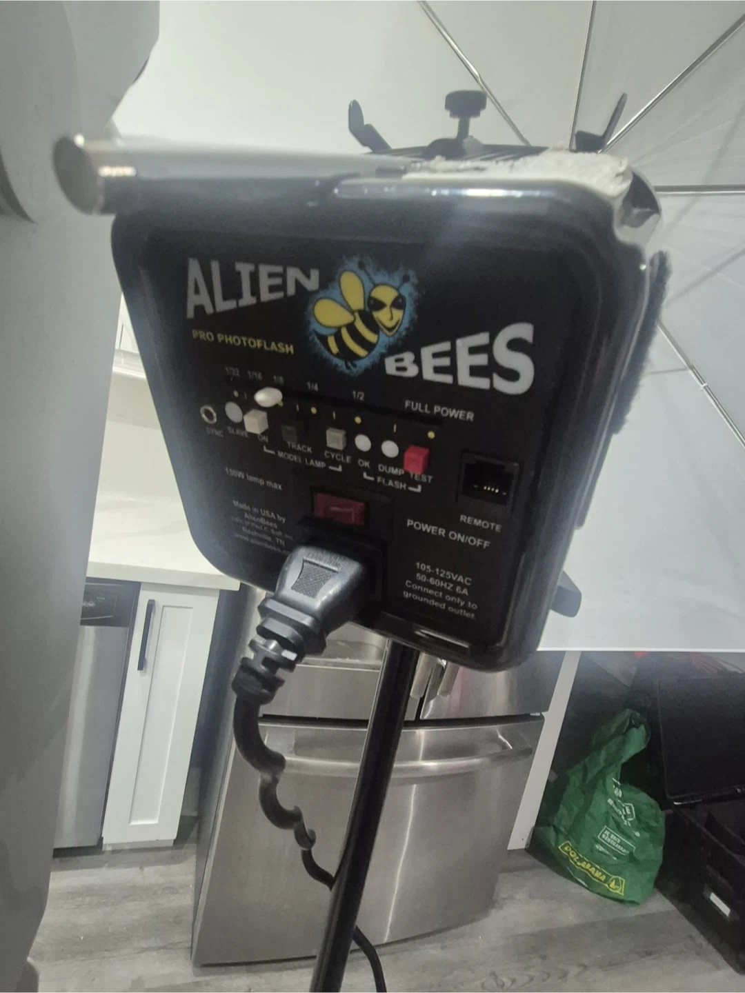 Photo Booth with Alien Bees Pro Photoflash - photo 5