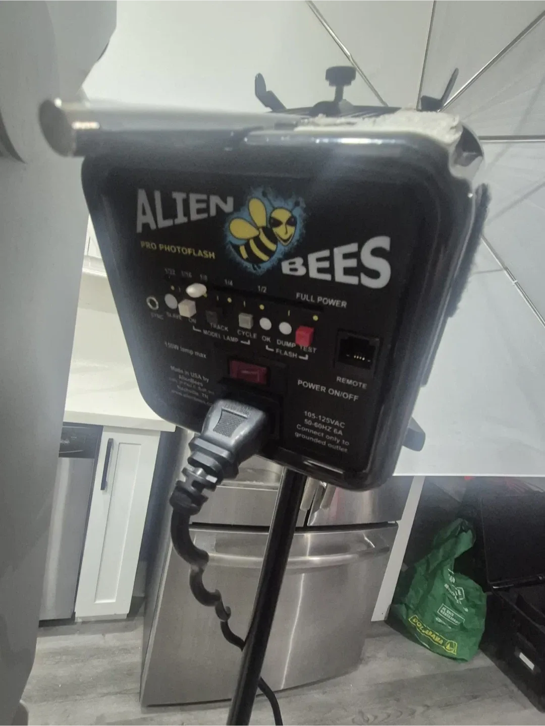 Photo Booth with Alien Bees Pro Photoflash image indicator(5)