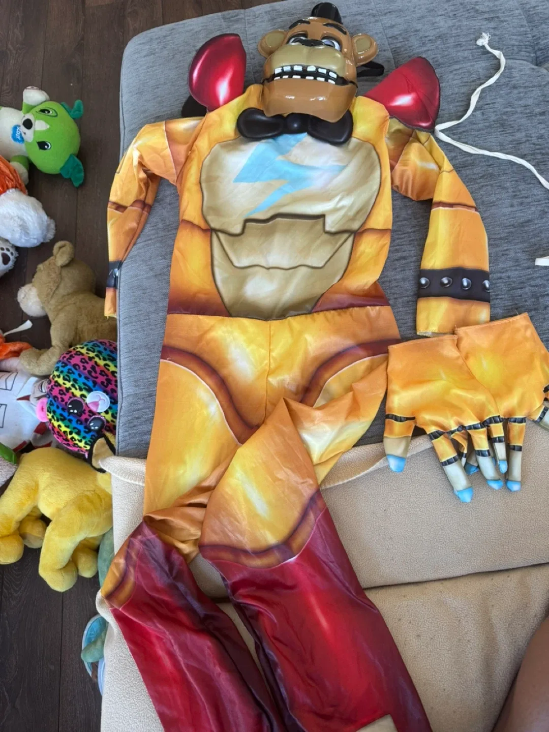 Five Nights at Freddy's Glamrock Freddy Costume thumbnail