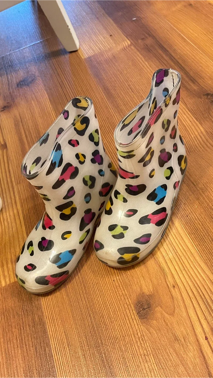 Leopard Print Rain Boots - Size 28 image indicator(2)