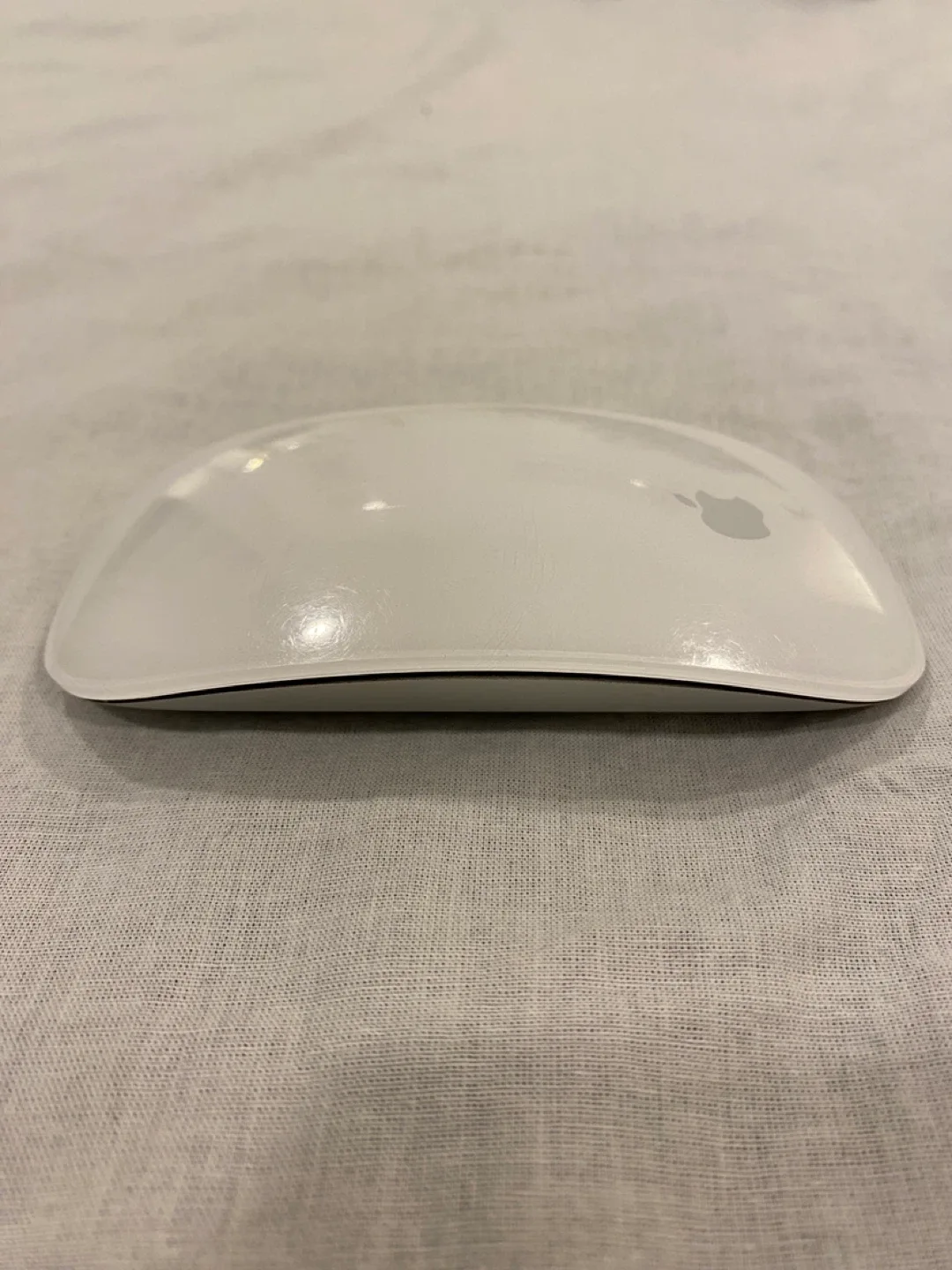 Apple Magic Mouse - White image indicator(2)