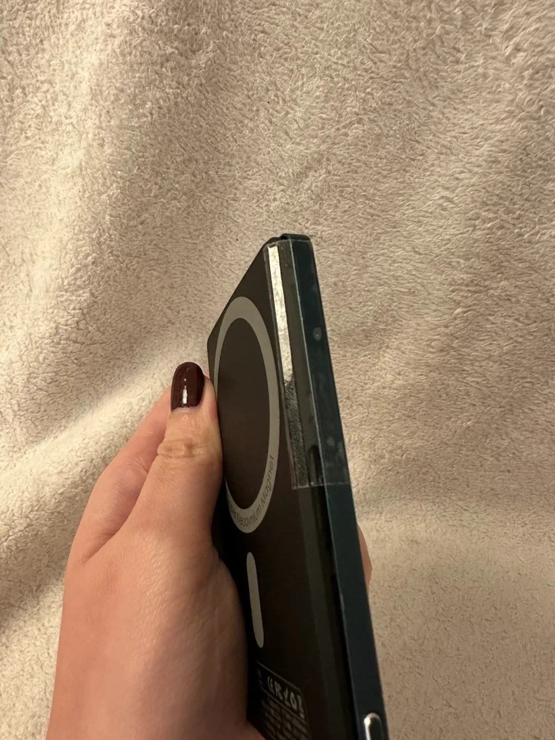 MagSafe 5000mAh Slim Wireless Charging Power Bank Navy image indicator(6)