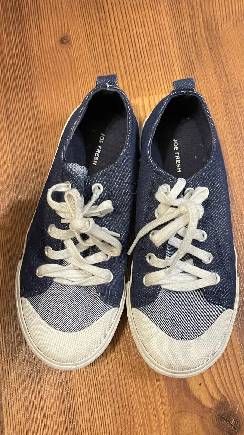 Joe Fresh Size 1 Kids Sneakers image indicator(2)