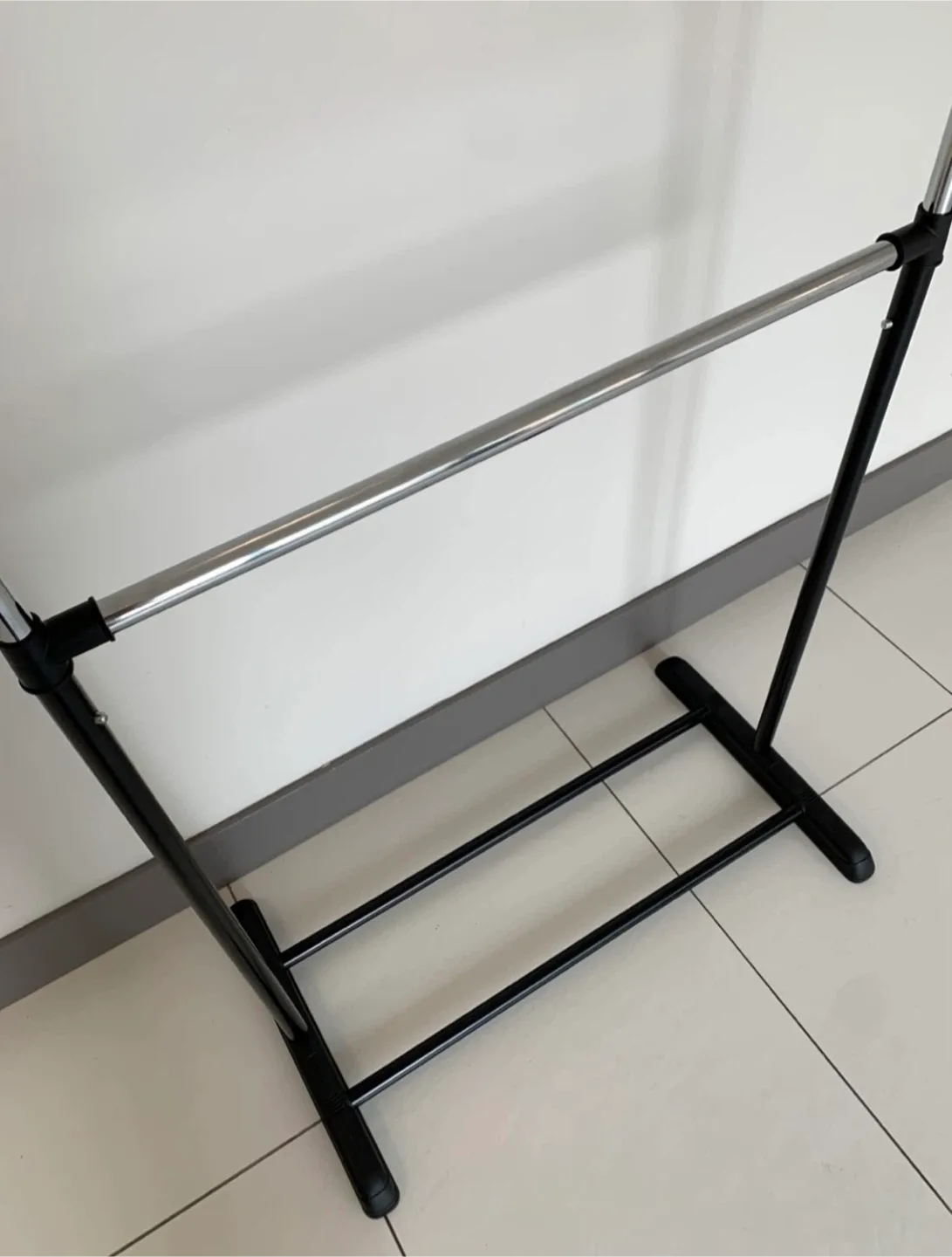 Double Rod Clothing Rack – Adjustable & Sturdy image indicator(5)