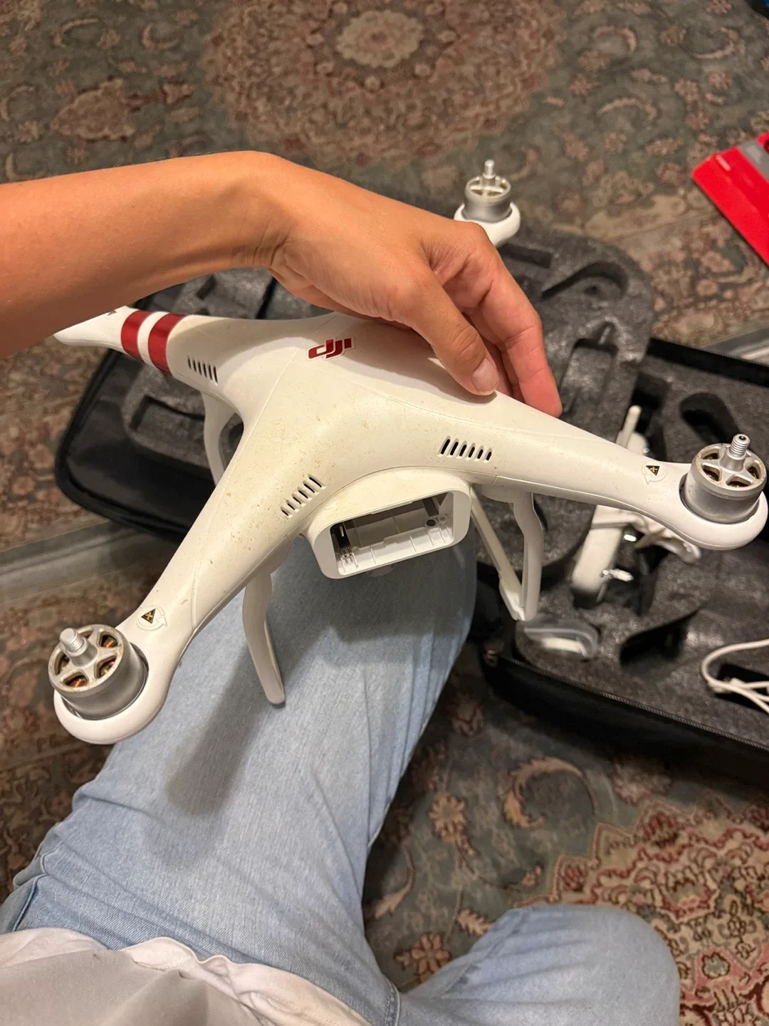 DJI Phantom Drone with Case image indicator(4)