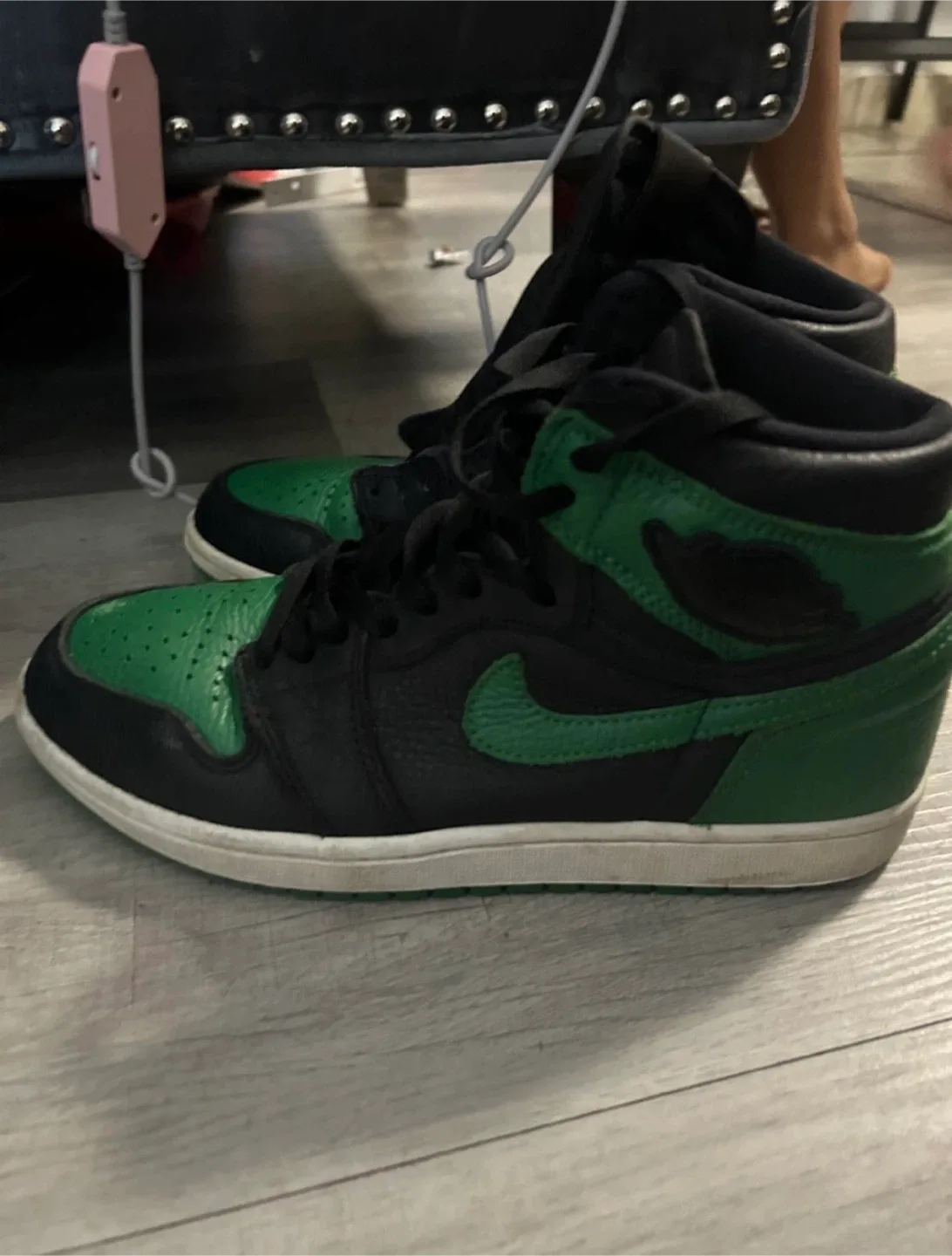 Nike Air Jordan 1 Retro High Lucky Green thumbnail