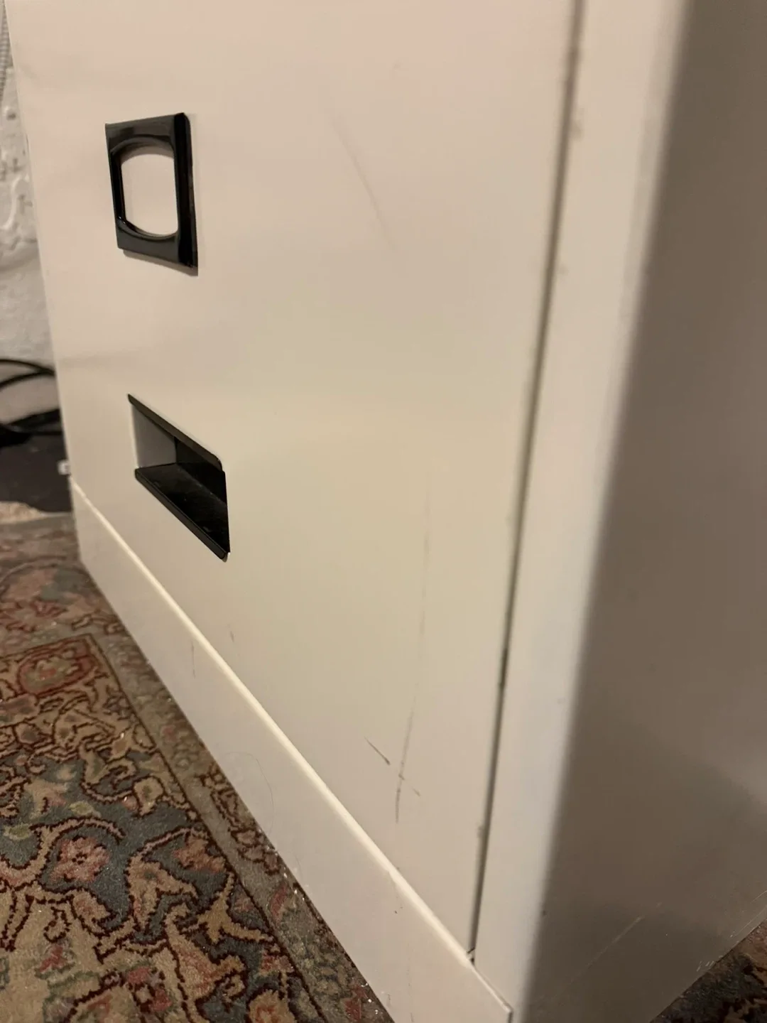 White / light grey file cabinet image indicator(6)