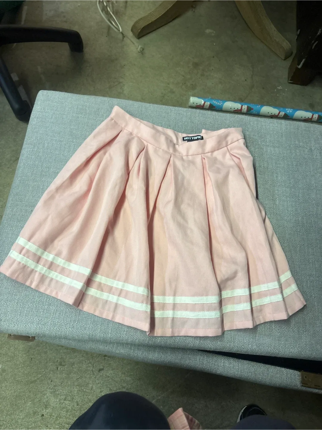 Hot Topic Pink Pleated Skirt - Size MD thumbnail