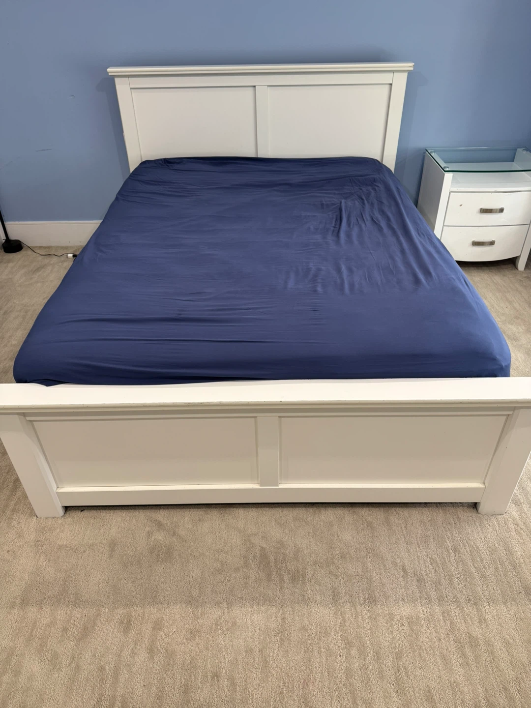 Ashley Queen White Bedroom Set - photo 3
