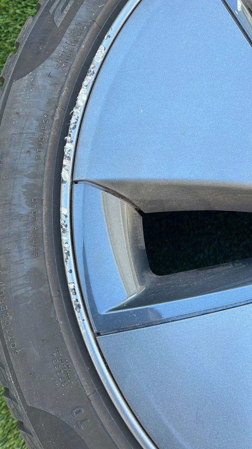 Tesla Model 3 18" Aero Wheel & Winter Tire Package - photo 4