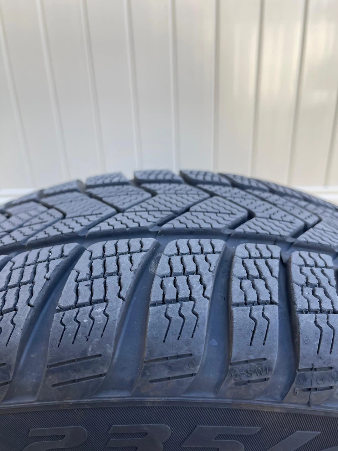 Tesla Model 3 18" Aero Wheel & Winter Tire Package - photo 3