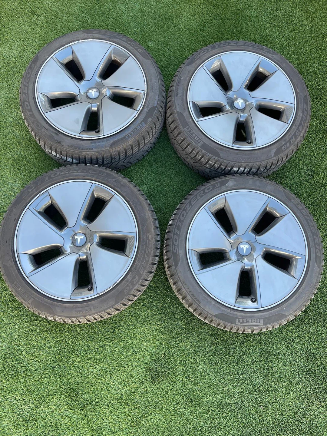 Tesla Model 3 18" Aero Wheel & Winter Tire Package