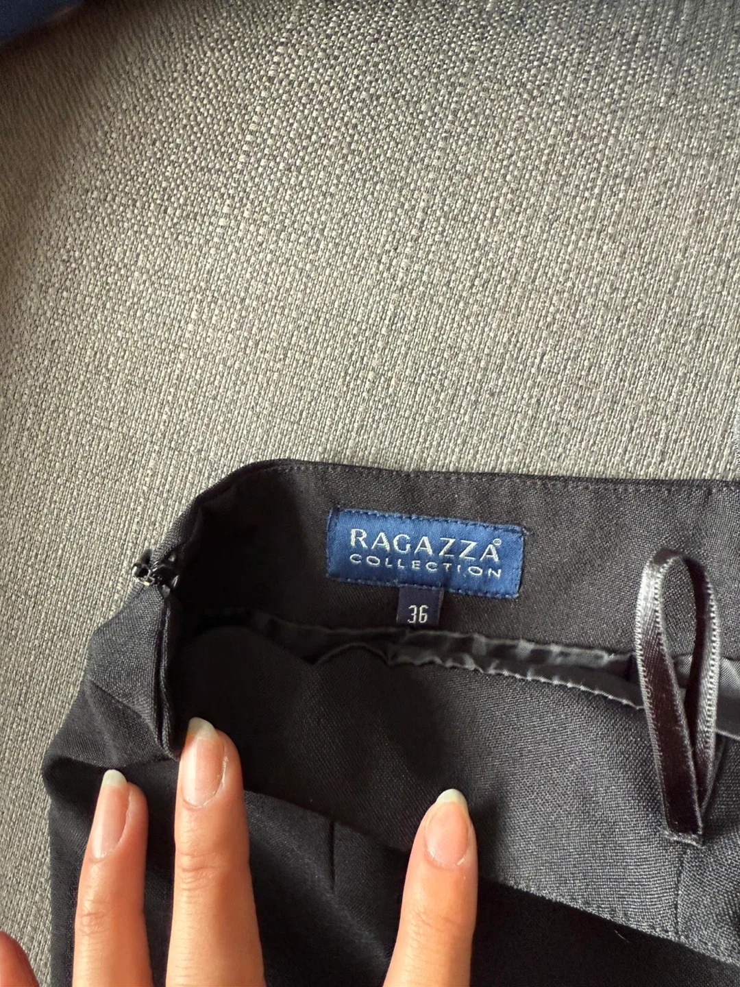 Black skirt image indicator(2)