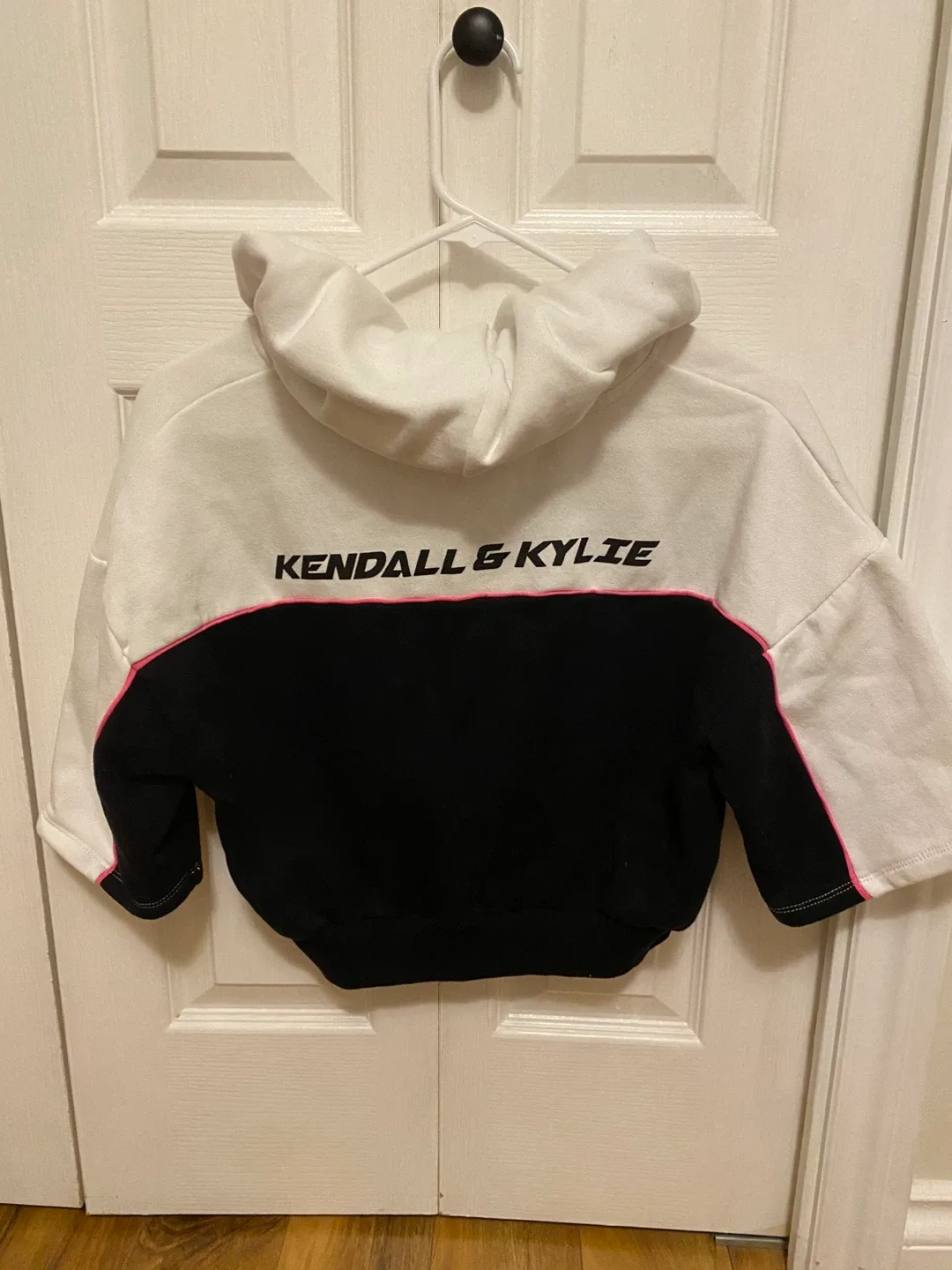 Kendall & Kylie Cropped Hoodie - Size XS image indicator(2)