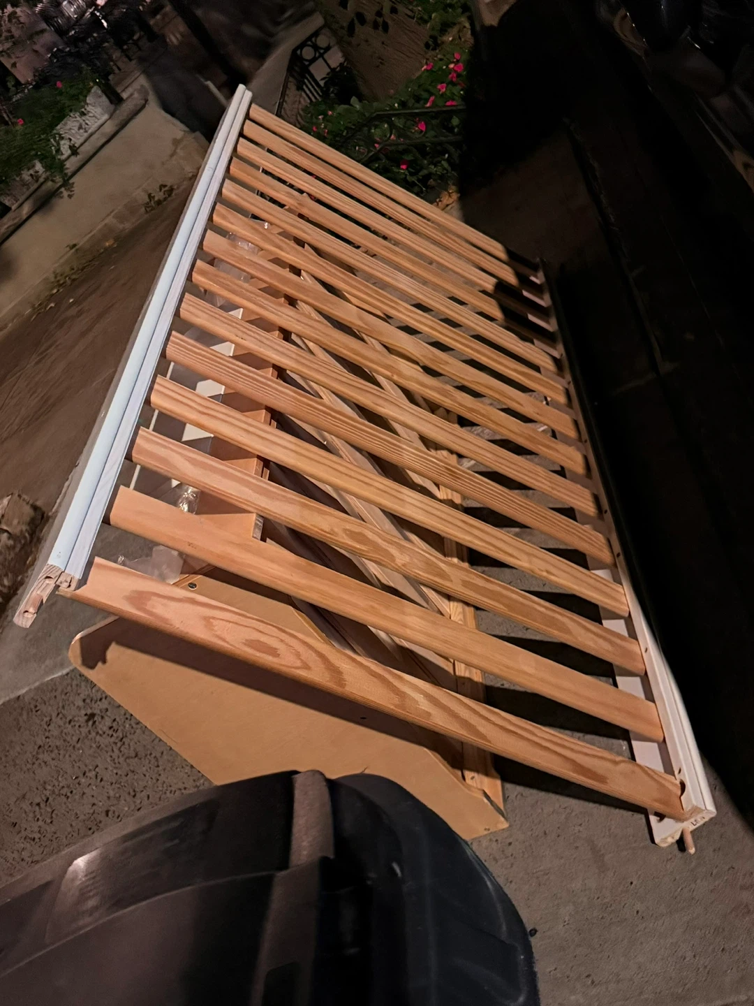 Twin bed frame and headboard - photo 2