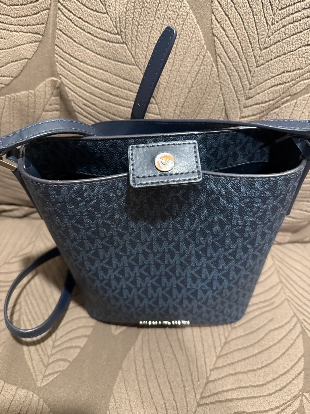 Michael Kors Navy Bucket Bag image indicator(2)