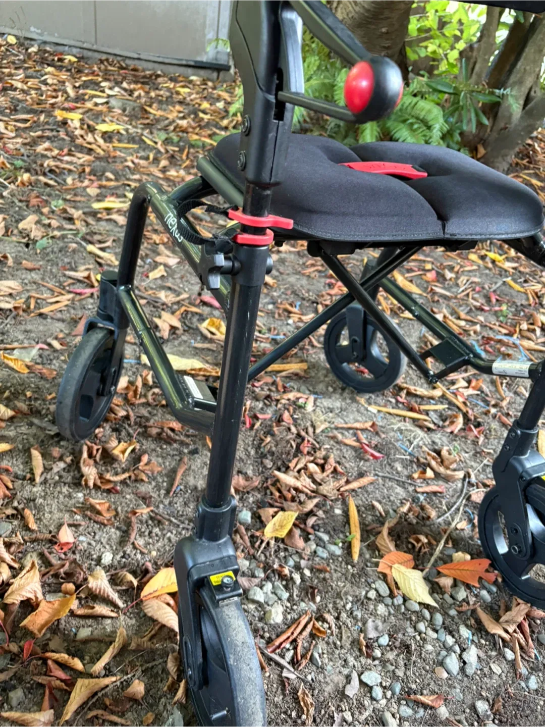 Nexus L3 Walker with Seat - Mobility Aid image indicator(4)