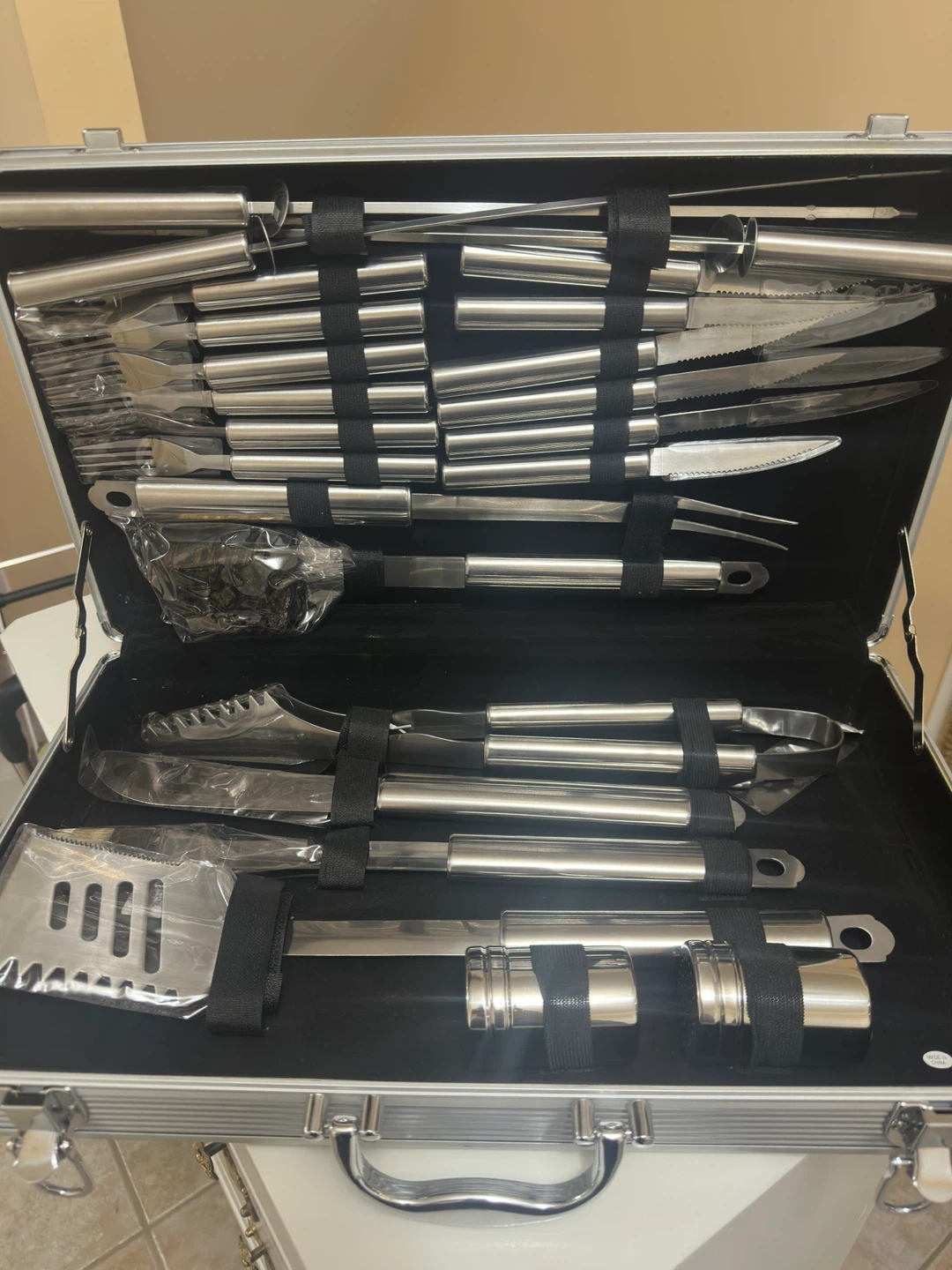 Brandnew Bbq Grill Tool Set 24-Piece