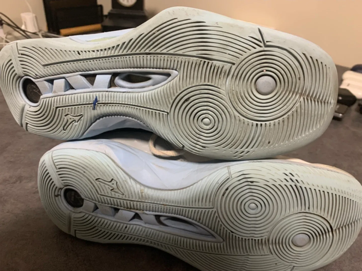 Mizuno Wave Momentum Volleyball Shoes image indicator(3)