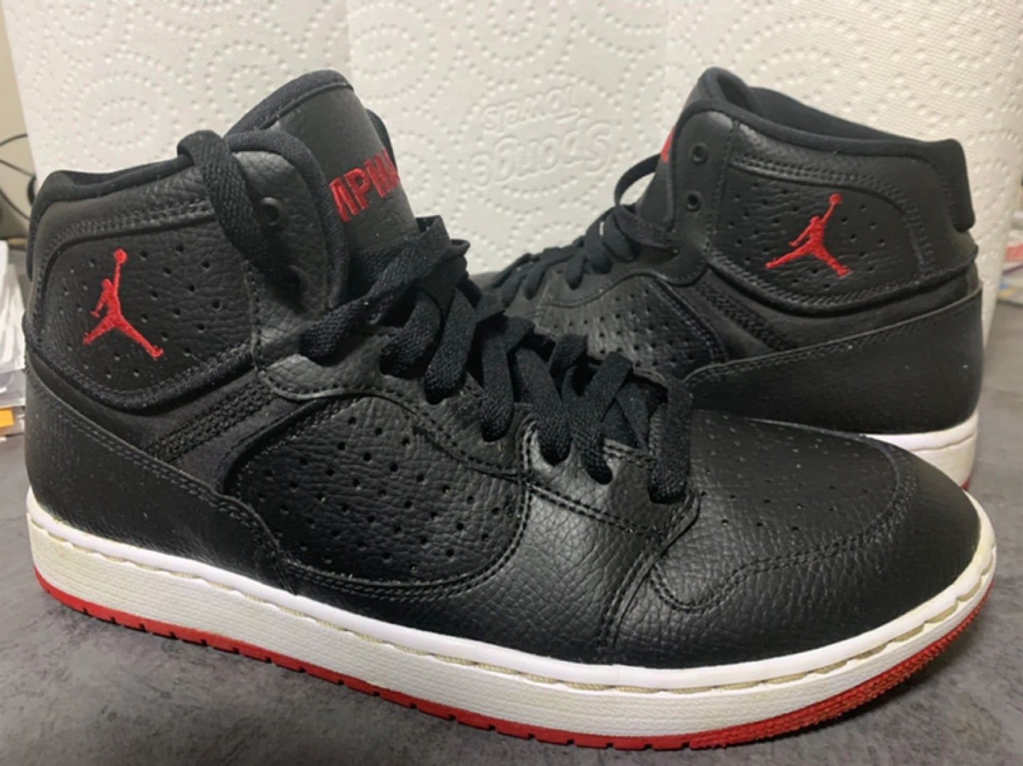 Jordan AR3762-001 Black Jumpman Shoes - Size 9 - photo 3