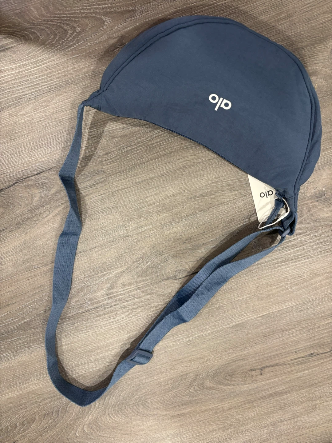 ALO Yoga Sling Bag - Black - photo 2