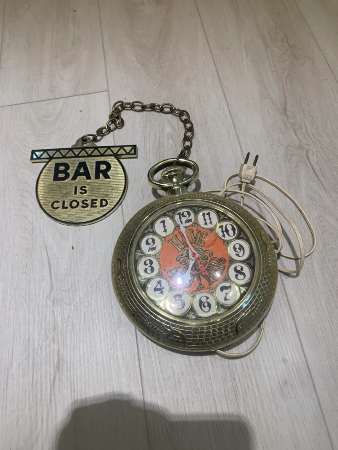 Vintage Spartus Bar Is Open Clock - photo 2