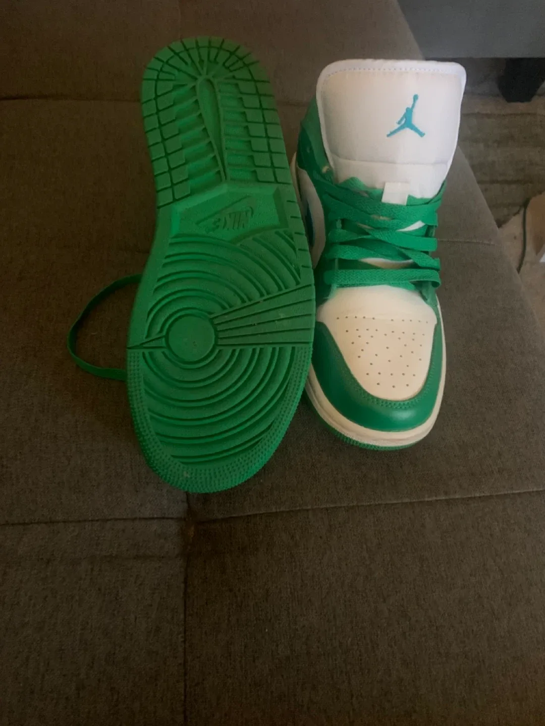 Nike Air Jordan 1 Low Green/White, Men’s 8 Women’s 9.5 image indicator(2)