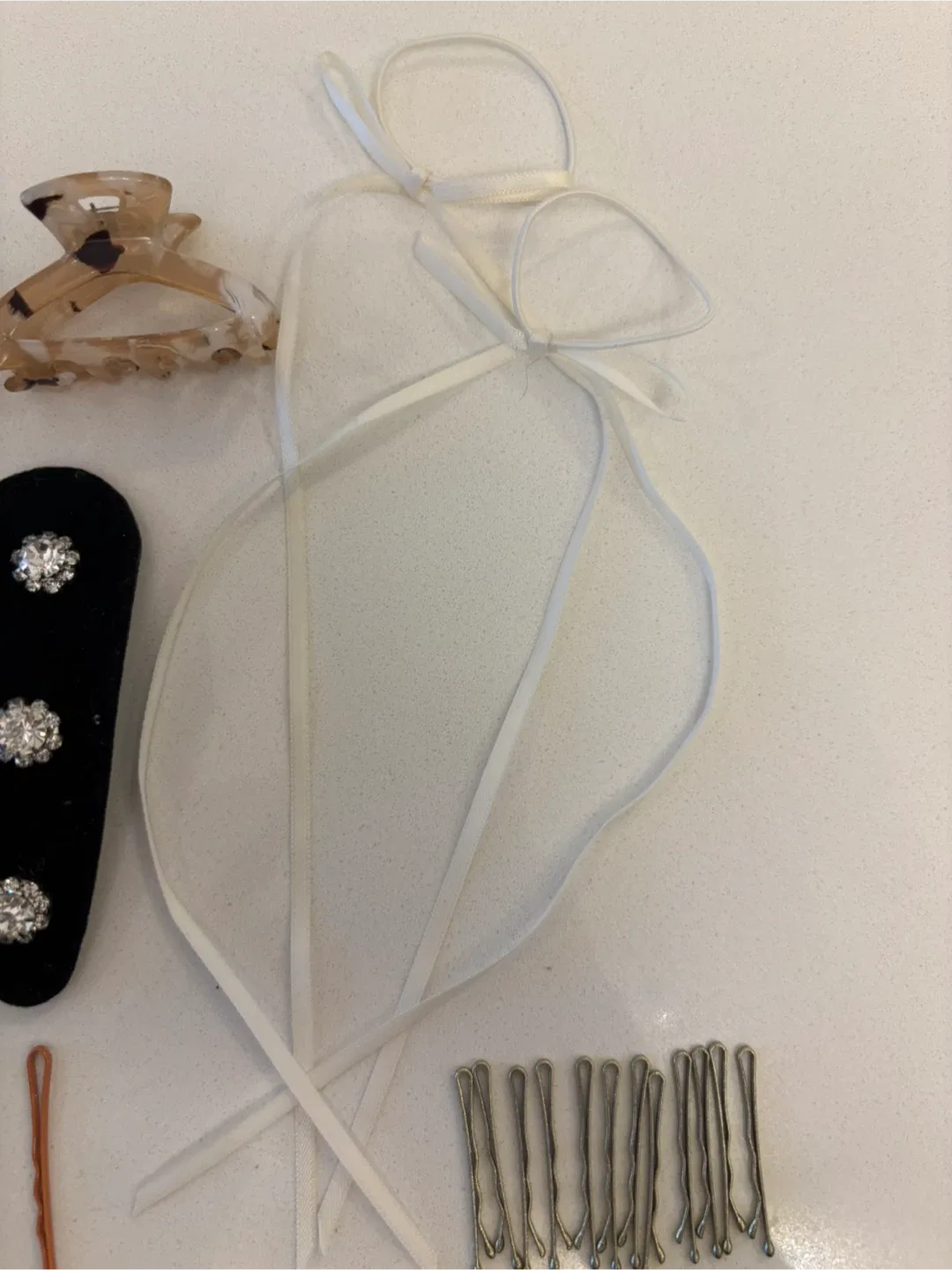 Hair Accessories: Clips, Claw Clip, Elastics, Bobby Pins image indicator(6)